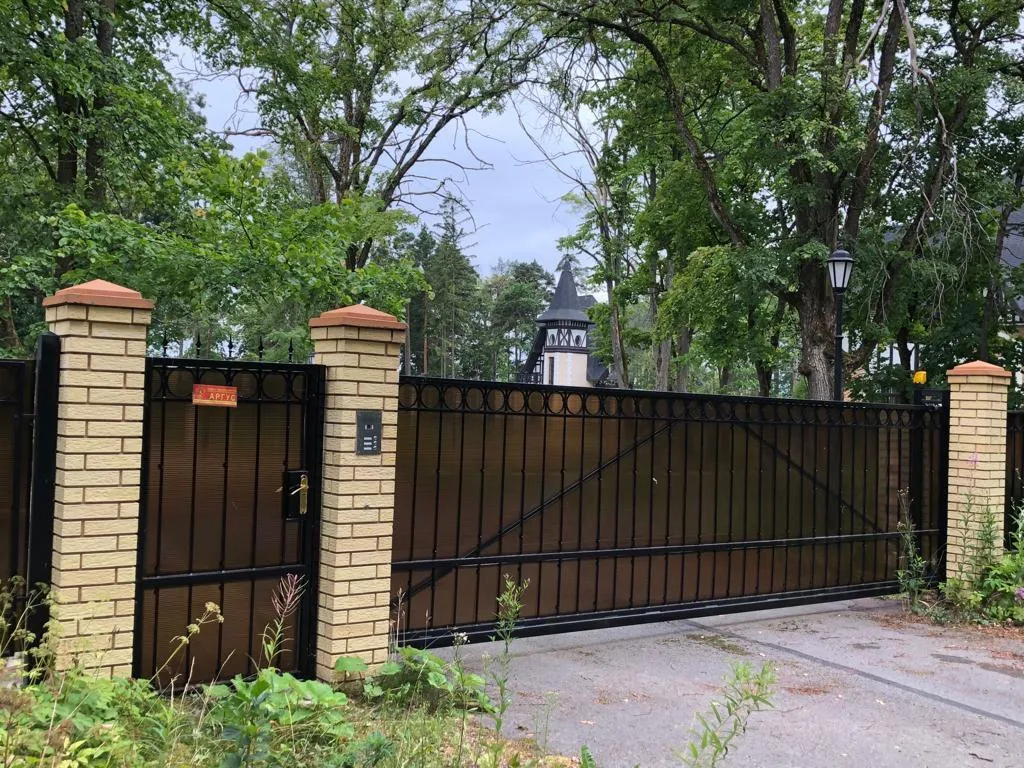 бронзовый поликарбонат для ворот