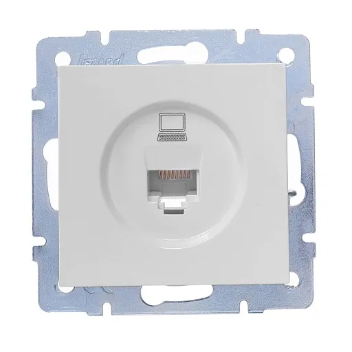 Розетка компьютерная Lezard Vesna встраиваемая белая RJ45 (742-0288-139) Розетка компьютерная Lezard Vesna встраиваемая белая RJ45 (742-0288-139)