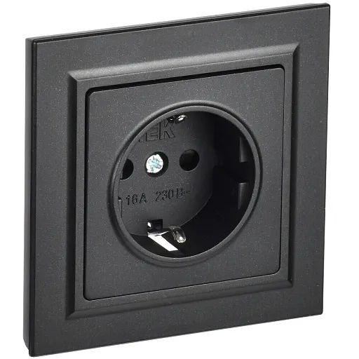 Розетка IEK Brite встраиваемая черная с заземлением со шторками (BR-R14-16-K02-F) Розетка IEK Brite встраиваемая черная с заземлением со шторками (BR-R14-16-K02-F)